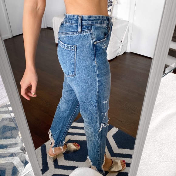 π BLANK NYC THE MADISON DISTRESSED CUT OUT HIGH RISE CROPPED JEANS! - Picture 3 of 14